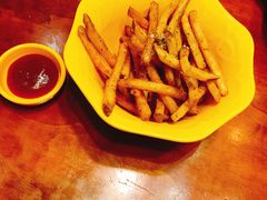 -BHC炸鸡(明洞总店)