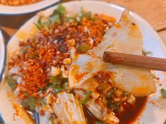 -拈签一笑黄牛肉辣卤串串
