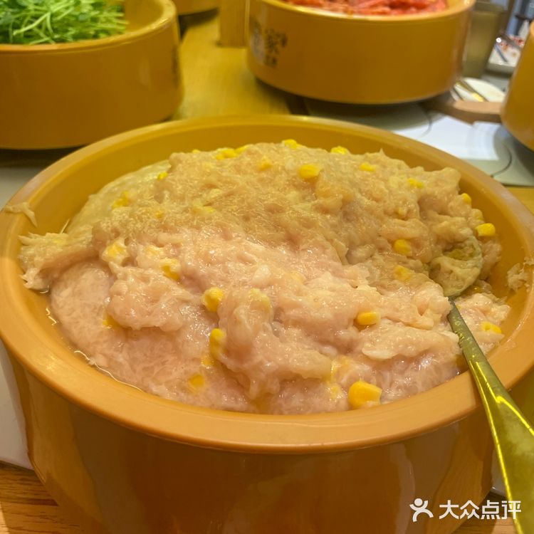 人山人海的自助小火锅