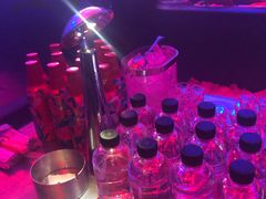 -简奥斯汀·赫本酒吧