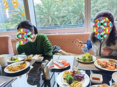 -大中华希尔顿酒店-念自助餐·嗨啤·小龙虾