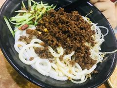 -丽虹云南过桥米线(兴工街店)