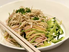 天然果蔬五彩鸡丝凉面-眉州东坡·熊猫主题餐厅(枫蓝店)