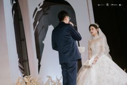 -Renee芮亦婚纱(原丽莎)