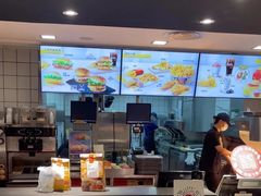 -麦当劳(新城市广场店)