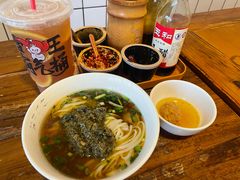 -矮子粉店1985·长沙米粉(湘春路店)