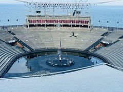 -北戴河碧螺塔海上酒吧公园