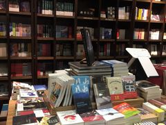 -钟书阁(松江泰晤士小镇店)