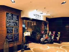 -香格里拉鱼跃地中海西餐厅·牛排披萨