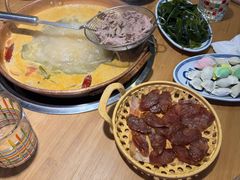 -洱火云南酸菜牛肉火锅(石景山当代商城店)