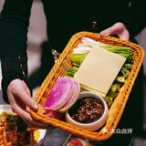 在这家超好吃的烤肉店第一次吃到东北冻梨