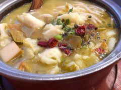 -周鱼小馆石锅酸菜鱼(活力汇店)