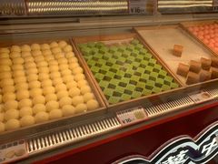 面包甜点陈列柜-東更道点心行(崂山丽达店)
