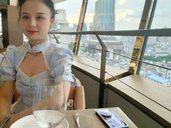 -亚洲国际大酒店·云顶阁旋转自助餐厅