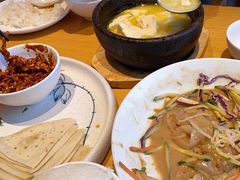 -关东小磨东北菜(上海长风大悦城店)