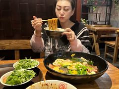 -万记麻辣烫国展总店