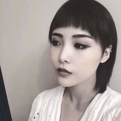 -BULB STUDIO 巴柏明星发型工作室