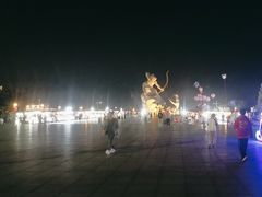 -巴陵广场