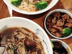 老卤肥肠面-囿面传统制面馆(中央路店)