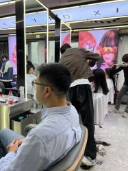 -藤野造型烫发染发