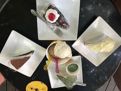 -莓园冰淇淋店
