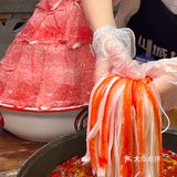 成都！老外冒雨来吃的社区火锅！现切牛肉9.9