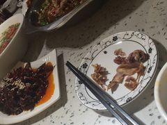 -兔行天下-鸿鹤鲜锅兔(中海国际店)
