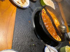 -两三事小郡肝串串香火锅(桂庙店)