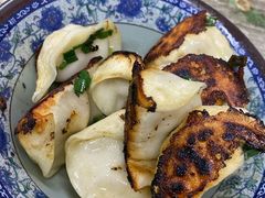 鲜肉煎饺-无名氏宵夜小摊(祝家三姐妹馄饨店)
