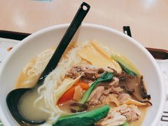 -蒙自源米线大王(东站店)