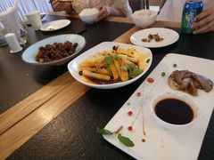 -鱼鲜饭香·招牌汽锅剁椒鱼头王