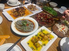 -隔壁老王·家常云南菜(花巷店)