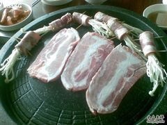 烤五花肉和金针菇牛肉卷-郑阿姨的家·이모네·韩料&烤肉(武川路店)