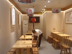 -呼啦面馆·头牌豌杂面(建新东路店)