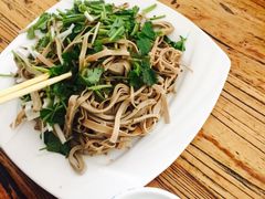 -溢心园香河肉饼总店