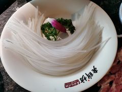 -老牌坊云南鱼豆花火锅(哈西万达店)