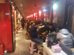 等位区-王婆乔鲜鱼自助火锅(蜀汉路店)