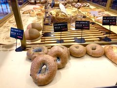 星空蝶豆花烤地瓜贝果面包-啊噗吐呦现场烘焙(麦凯乐店)