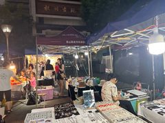 -吴山路夜市