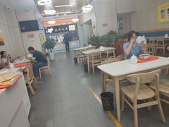 大堂-陆元丰·兰州纯汤牛肉面(自强西路店)