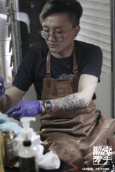 -鬼手纹身小鬼店