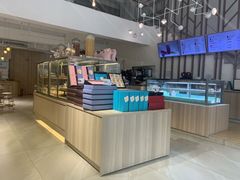 -顶东面包花园·生日蛋糕(世博店)