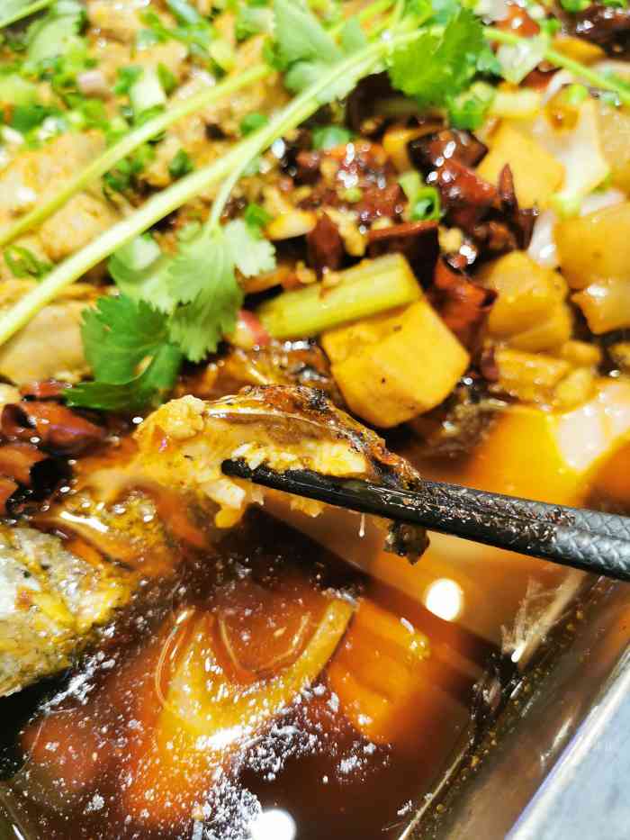 沈姐万州烤鱼(沙坪坝总店)-"就在七中旁边,很好找,公交车,地铁环线下.