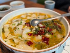 雅菲酸菜鲈鱼-YAFEE雅菲·粤菜·湘菜·融合菜(魏公村店)