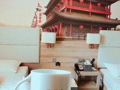 -西安大雁塔科技大学地铁站亚朵酒店