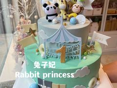 双层蛋糕-兔子妃私人定制蛋糕(城南花苑南区店)