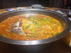 -野山舂·贵州现舂酸汤火锅(鸿通城店)