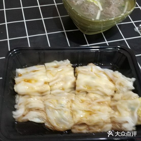 小姐姐石磨肠粉
