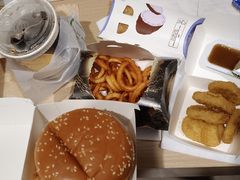 -麦当劳(中唱大厦店)