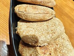 -老天桥酱肉烧饼夹肘子(天桥店)